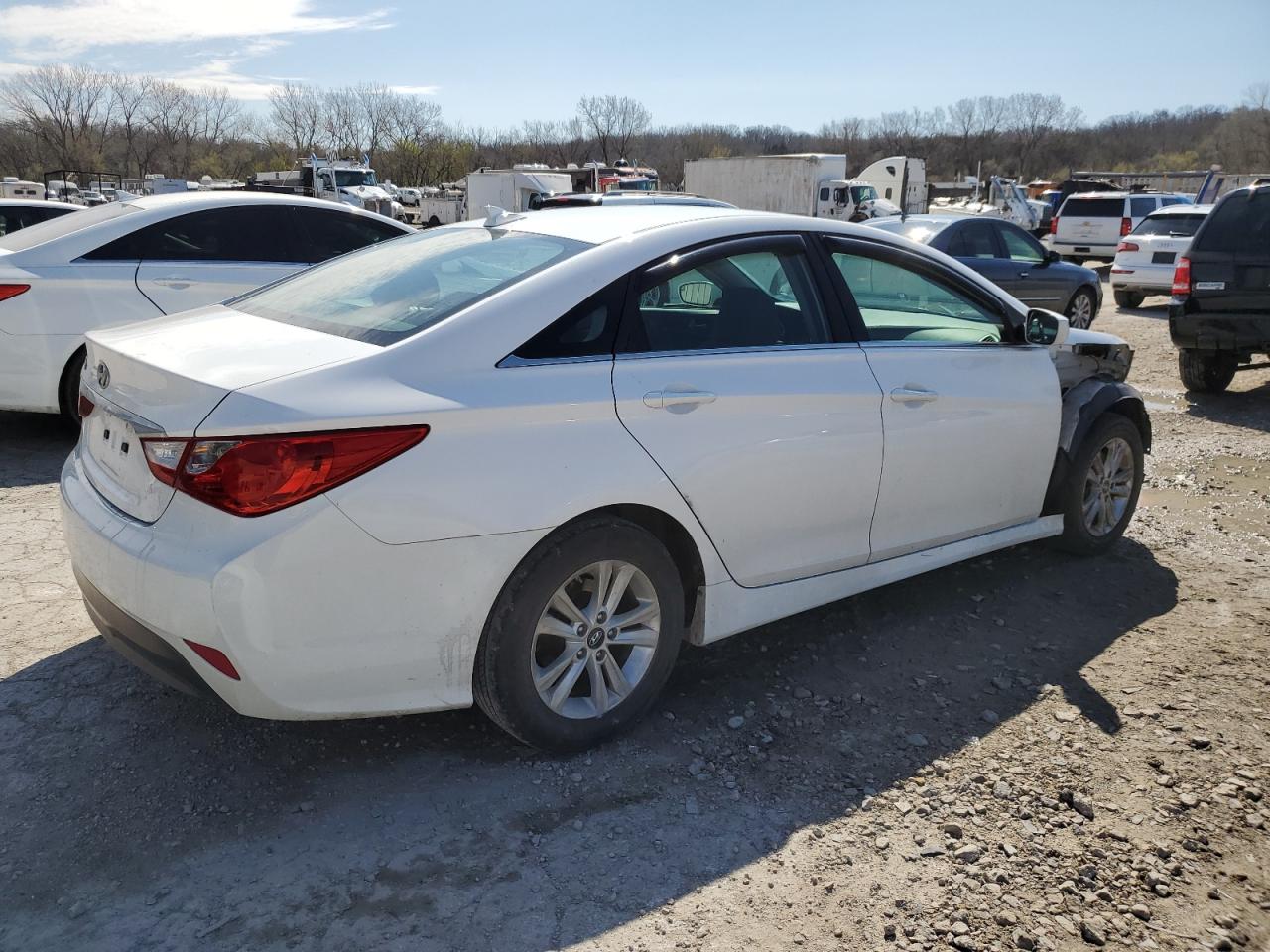 Photo 2 VIN: 5NPEB4AC1EH943962 - HYUNDAI SONATA 