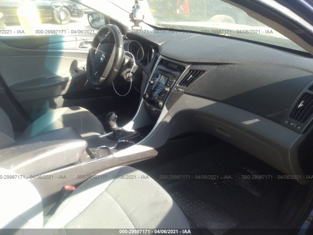 Photo 4 VIN: 5NPEB4AC2BH003925 - HYUNDAI SONATA 