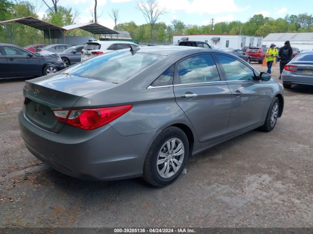 Photo 3 VIN: 5NPEB4AC2BH017954 - HYUNDAI SONATA 