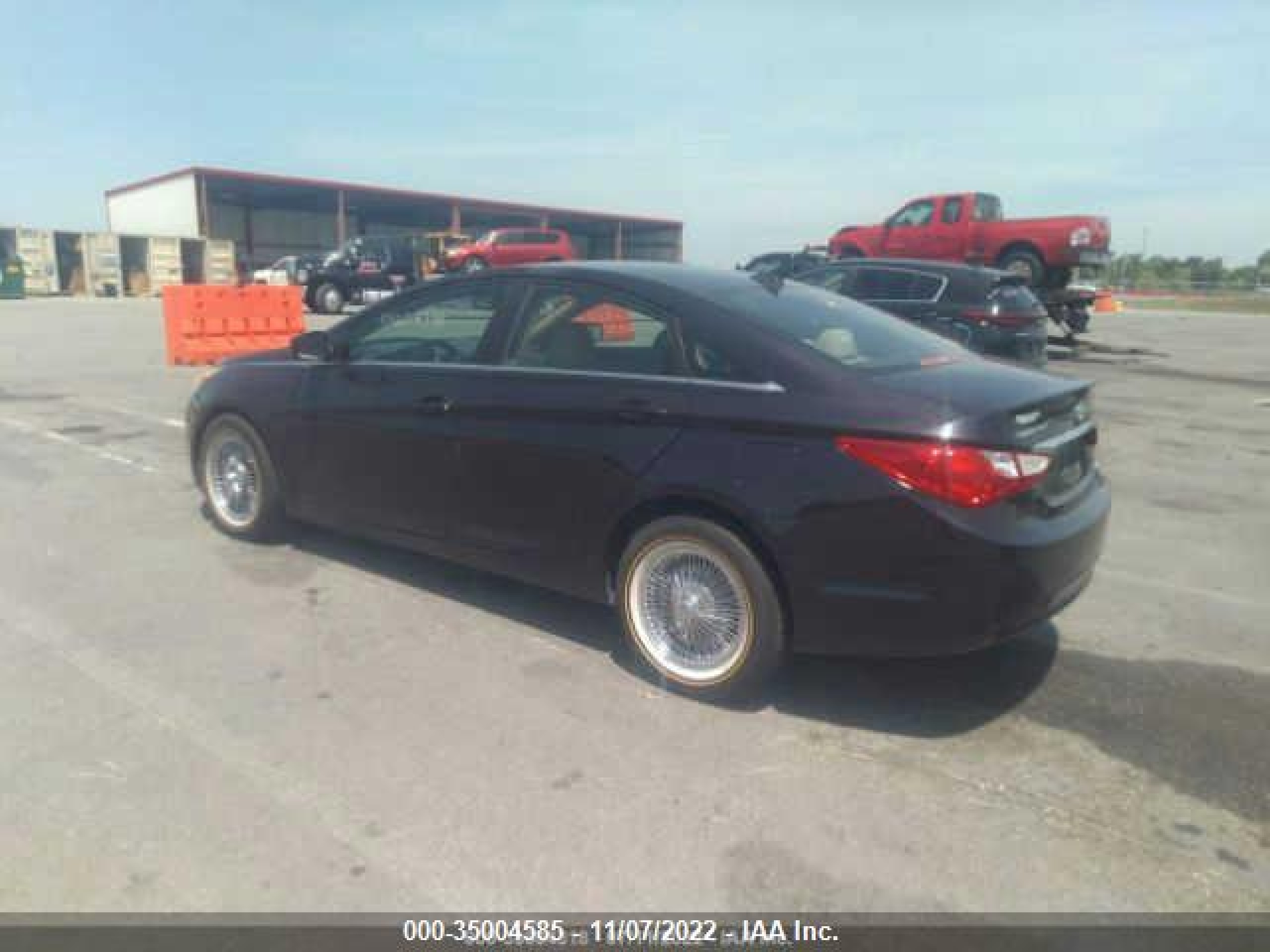 Photo 2 VIN: 5NPEB4AC2BH052672 - HYUNDAI SONATA 