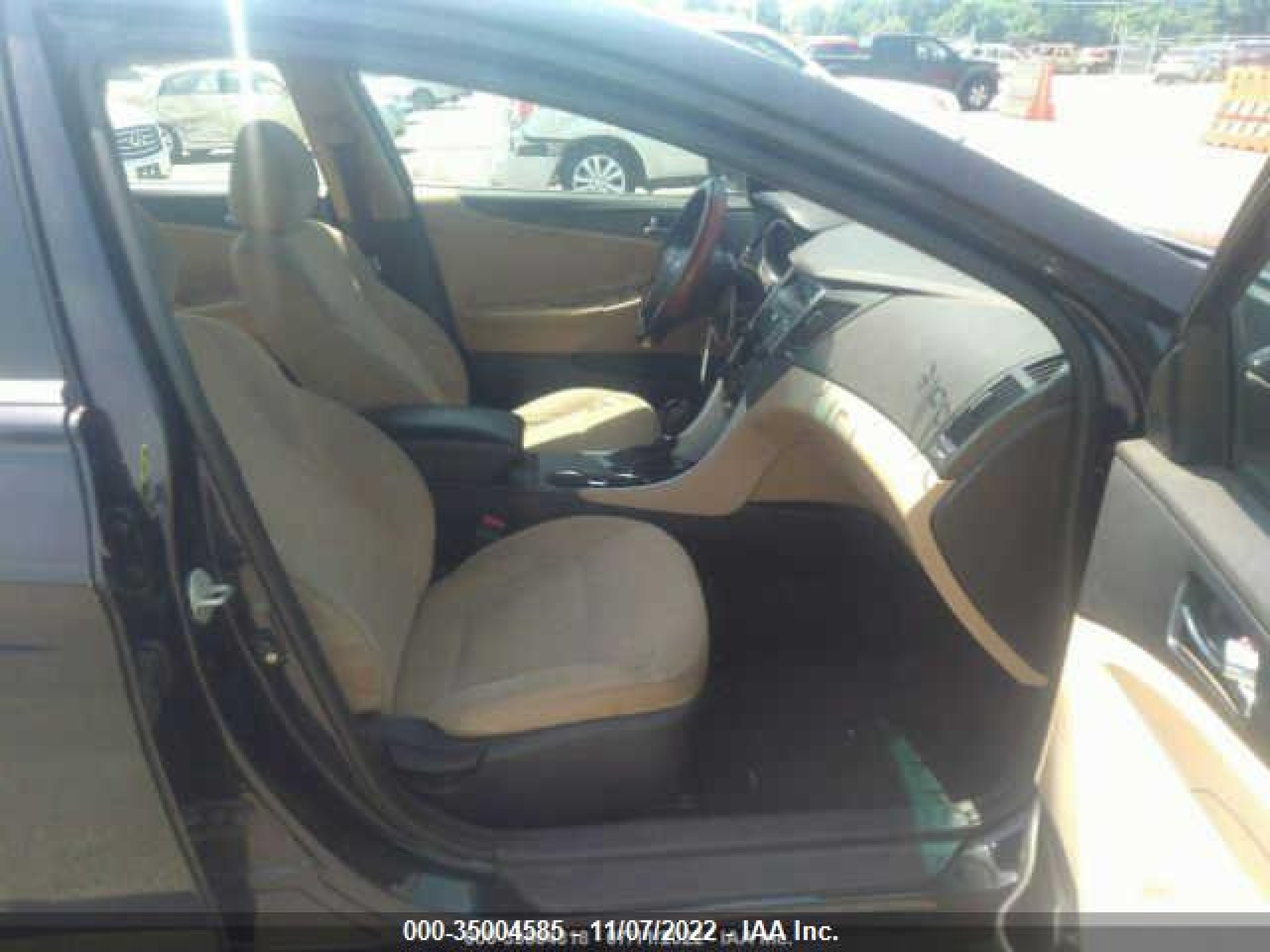 Photo 4 VIN: 5NPEB4AC2BH052672 - HYUNDAI SONATA 