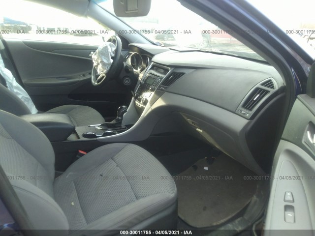 Photo 4 VIN: 5NPEB4AC2BH055250 - HYUNDAI SONATA 