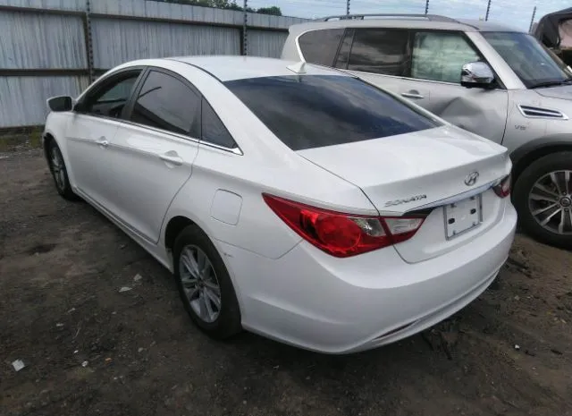 Photo 2 VIN: 5NPEB4AC2BH089012 - HYUNDAI SONATA 