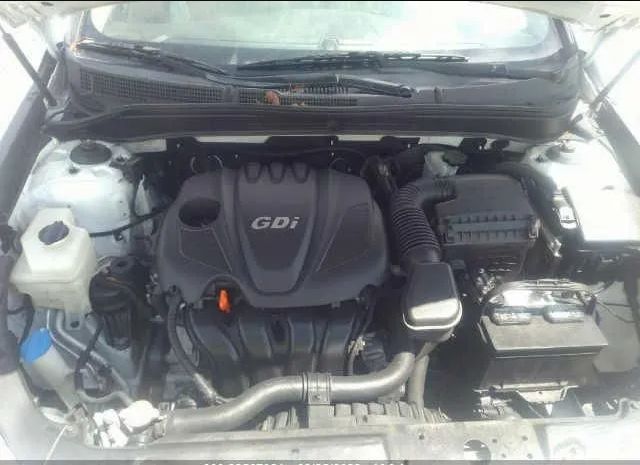 Photo 9 VIN: 5NPEB4AC2BH094162 - HYUNDAI SONATA 