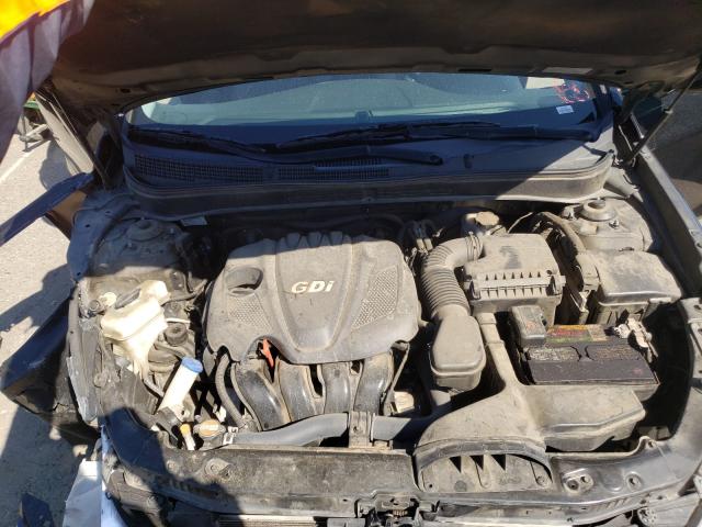 Photo 6 VIN: 5NPEB4AC2BH098101 - HYUNDAI SONATA GLS 