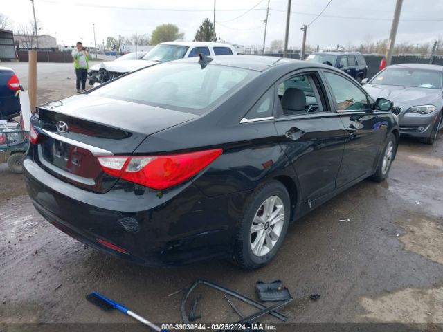 Photo 3 VIN: 5NPEB4AC2BH137656 - HYUNDAI SONATA 