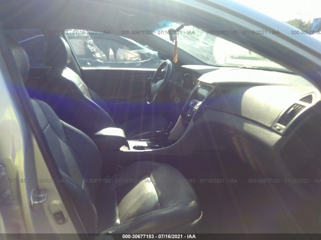 Photo 4 VIN: 5NPEB4AC2BH138063 - HYUNDAI SONATA 