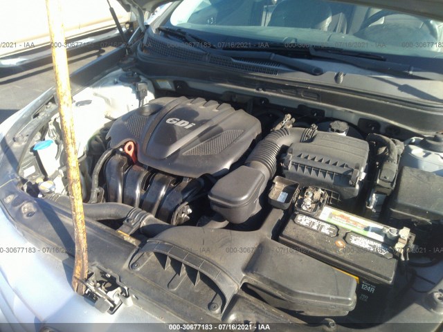 Photo 9 VIN: 5NPEB4AC2BH138063 - HYUNDAI SONATA 