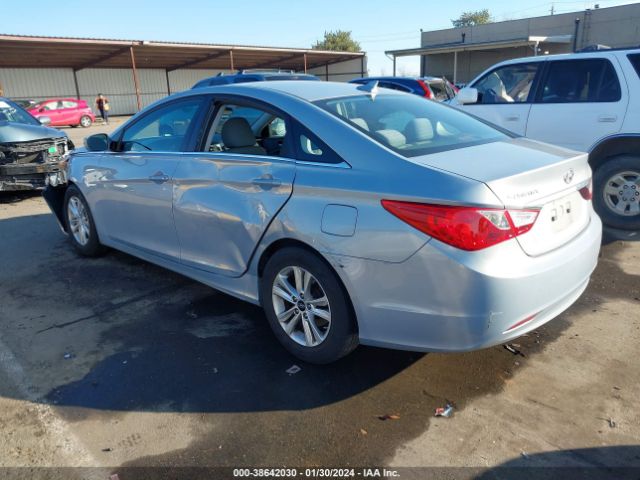 Photo 2 VIN: 5NPEB4AC2BH167109 - HYUNDAI SONATA 