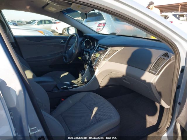 Photo 4 VIN: 5NPEB4AC2BH167109 - HYUNDAI SONATA 