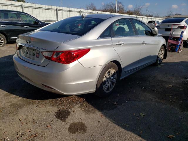 Photo 2 VIN: 5NPEB4AC2BH267033 - HYUNDAI SONATA GLS 