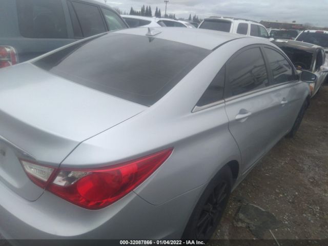 Photo 3 VIN: 5NPEB4AC2CH311713 - HYUNDAI SONATA 