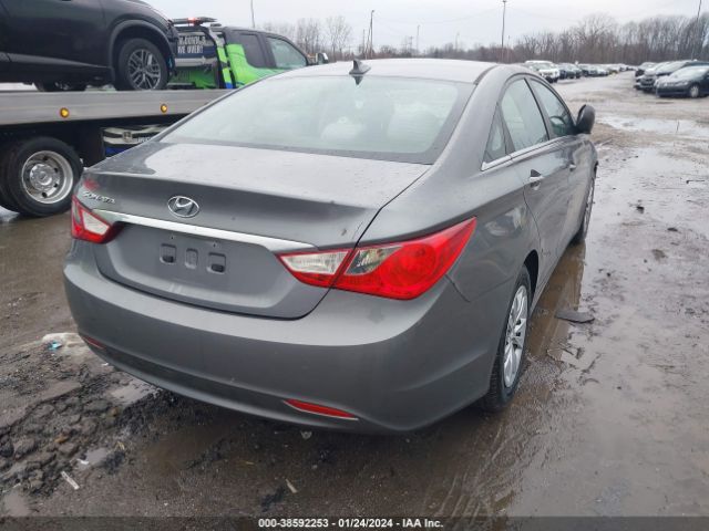 Photo 3 VIN: 5NPEB4AC2CH339124 - HYUNDAI SONATA 