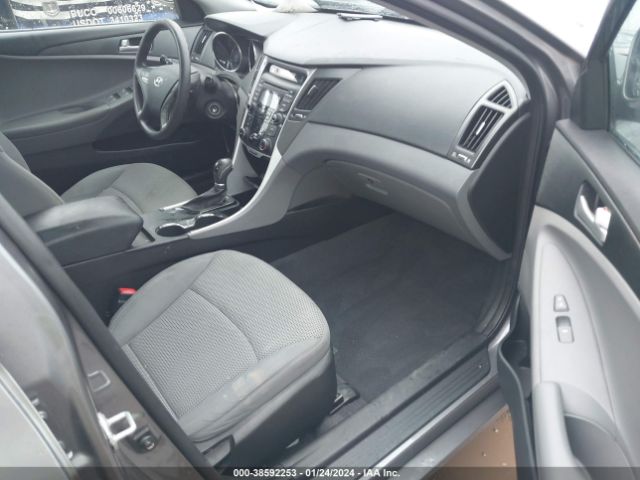 Photo 4 VIN: 5NPEB4AC2CH339124 - HYUNDAI SONATA 