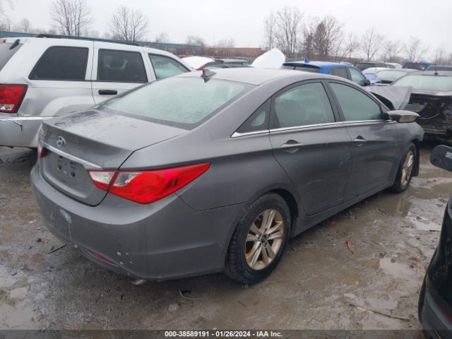 Photo 3 VIN: 5NPEB4AC2CH360393 - HYUNDAI SONATA 