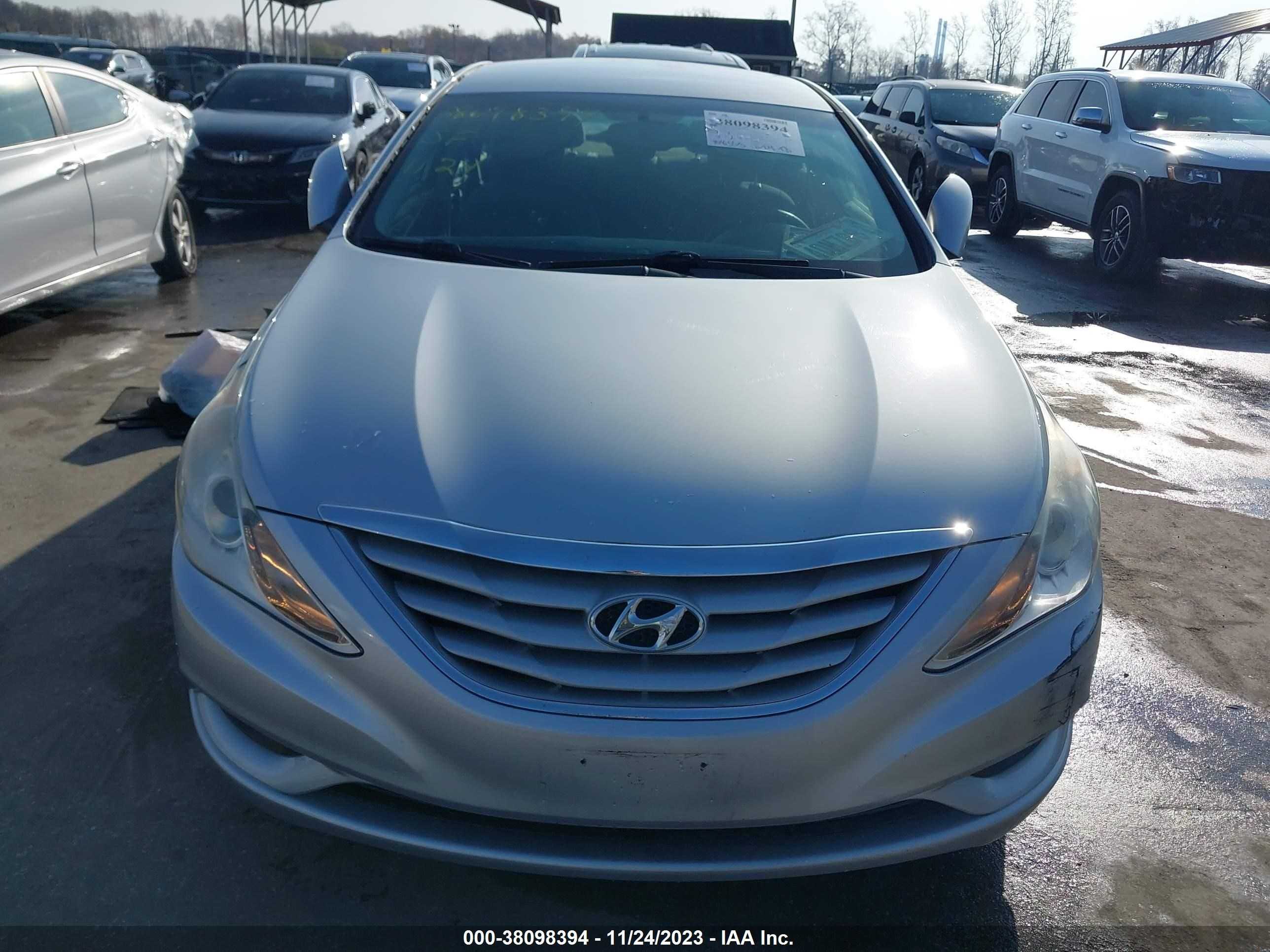 Photo 12 VIN: 5NPEB4AC2CH370230 - HYUNDAI SONATA 