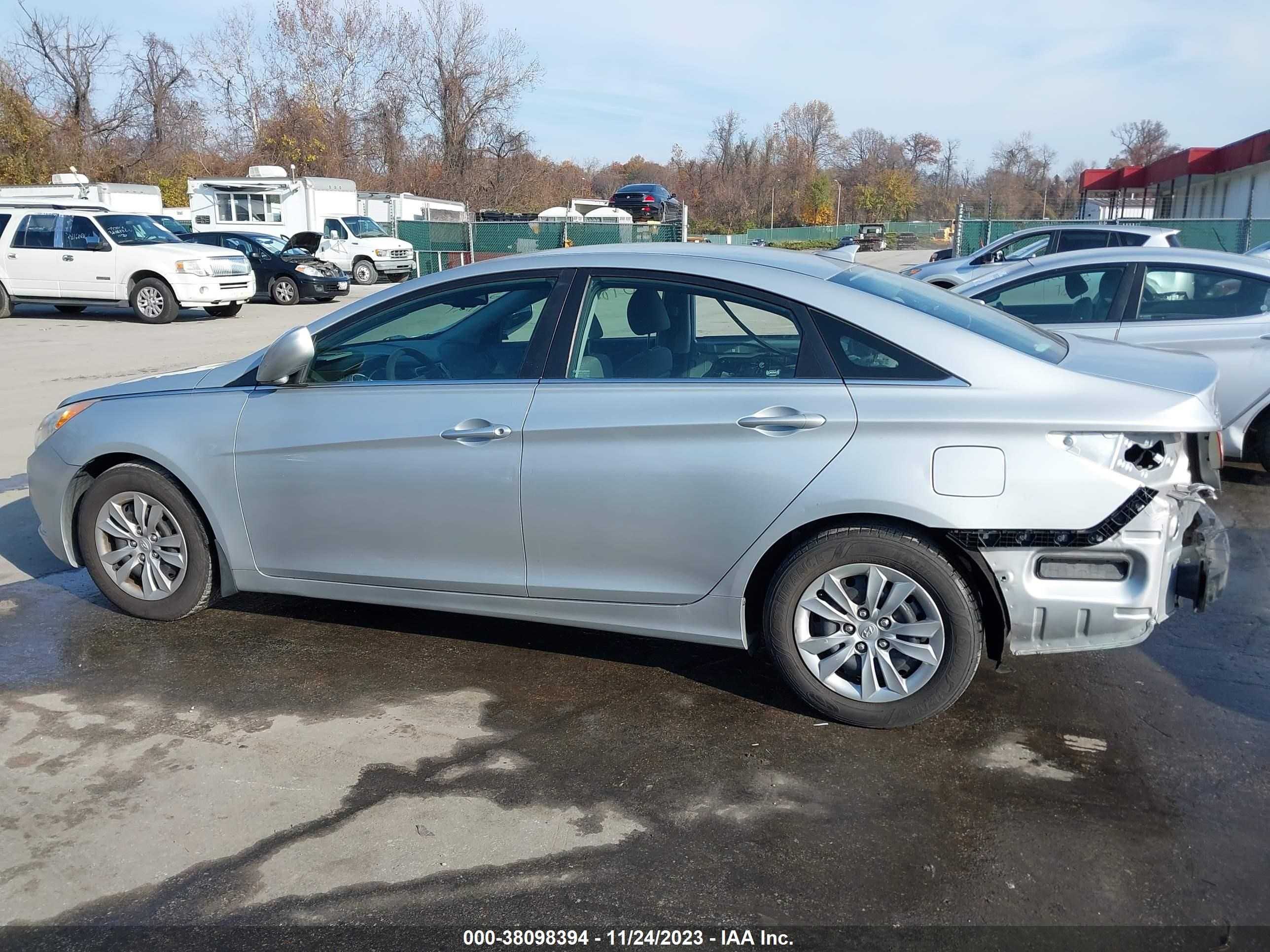 Photo 14 VIN: 5NPEB4AC2CH370230 - HYUNDAI SONATA 