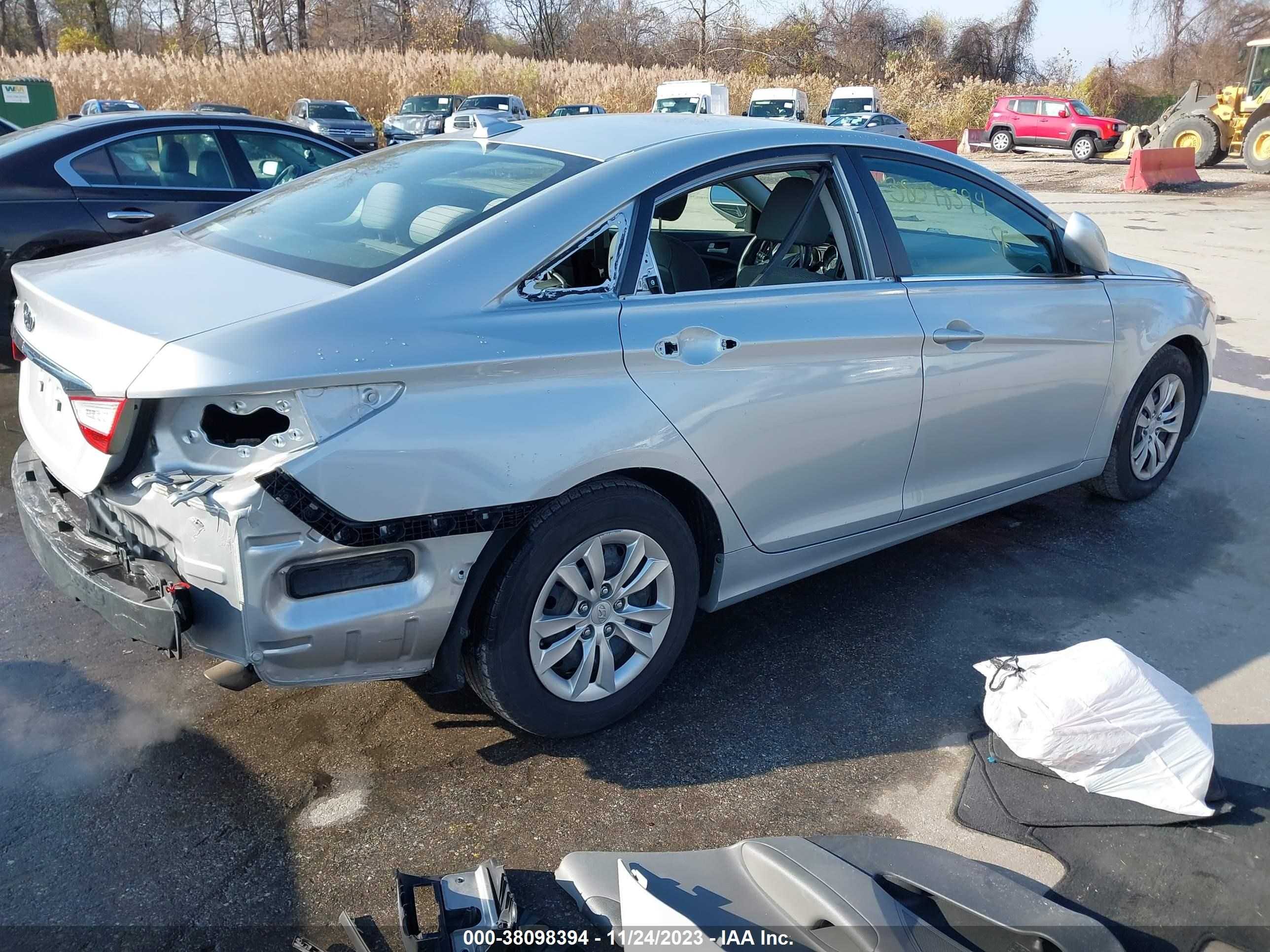 Photo 3 VIN: 5NPEB4AC2CH370230 - HYUNDAI SONATA 