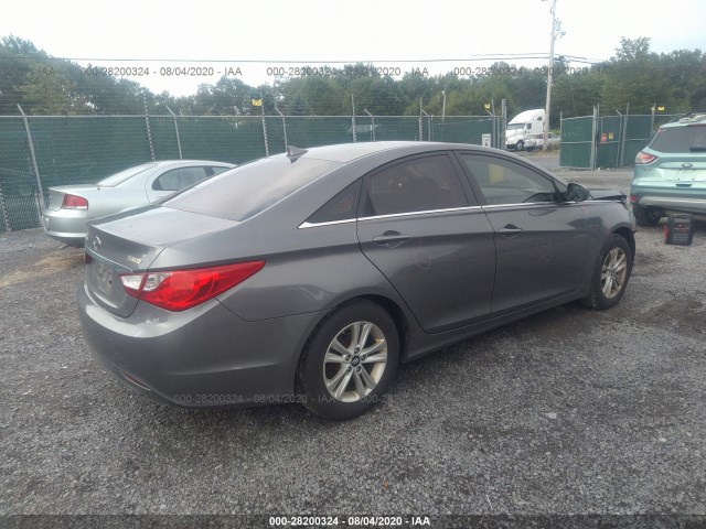 Photo 3 VIN: 5NPEB4AC2CH379123 - HYUNDAI SONATA 