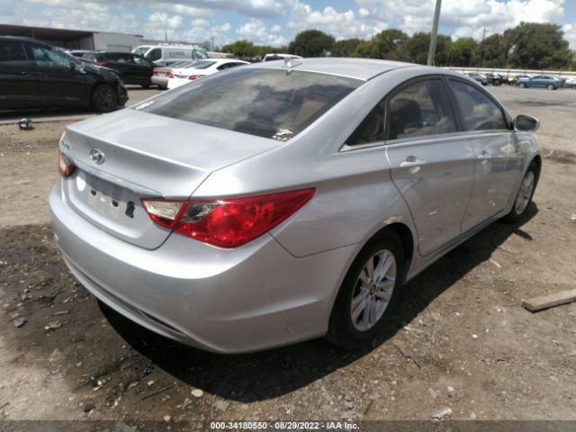 Photo 3 VIN: 5NPEB4AC2CH381681 - HYUNDAI SONATA 