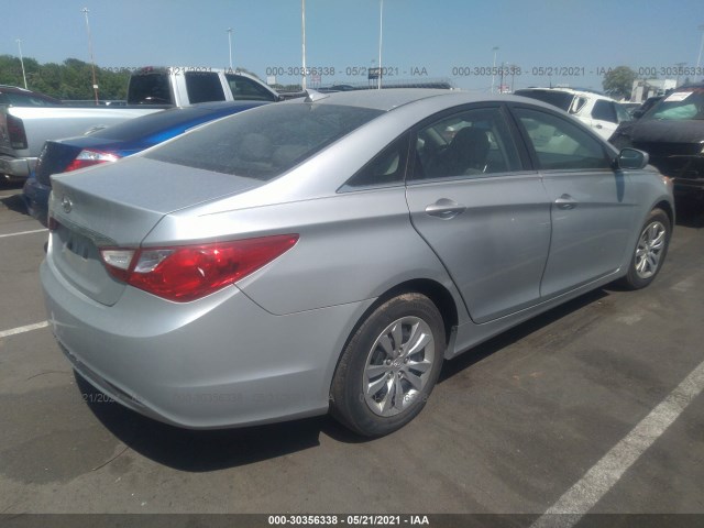 Photo 3 VIN: 5NPEB4AC2CH398111 - HYUNDAI SONATA 