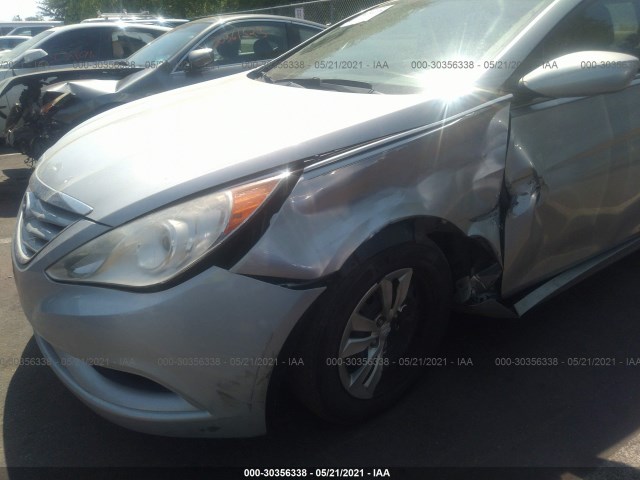 Photo 5 VIN: 5NPEB4AC2CH398111 - HYUNDAI SONATA 