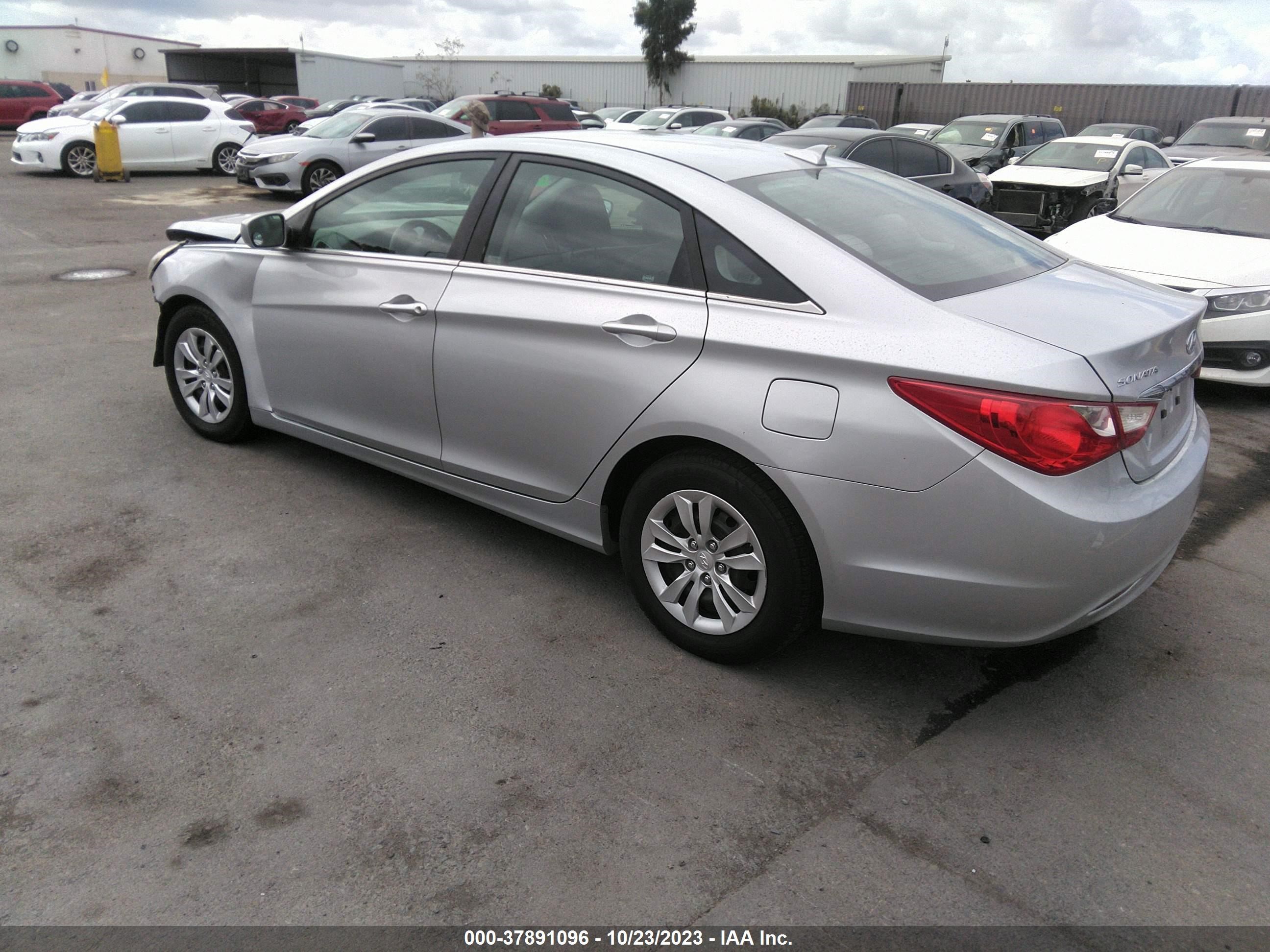 Photo 2 VIN: 5NPEB4AC2CH400150 - HYUNDAI SONATA 