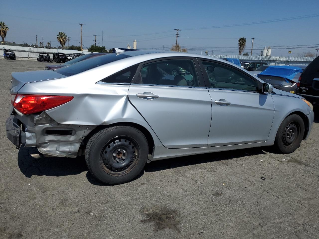 Photo 2 VIN: 5NPEB4AC2CH428742 - HYUNDAI SONATA 