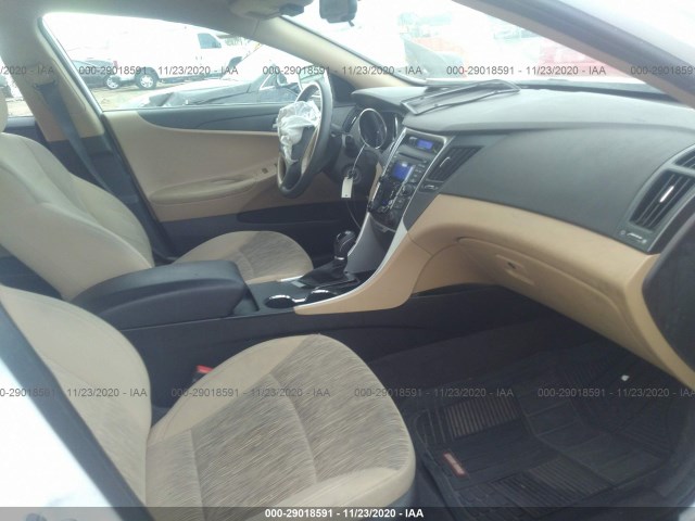 Photo 4 VIN: 5NPEB4AC2CH452314 - HYUNDAI SONATA 