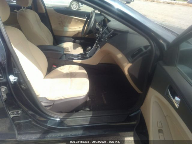 Photo 4 VIN: 5NPEB4AC2CH462860 - HYUNDAI SONATA 