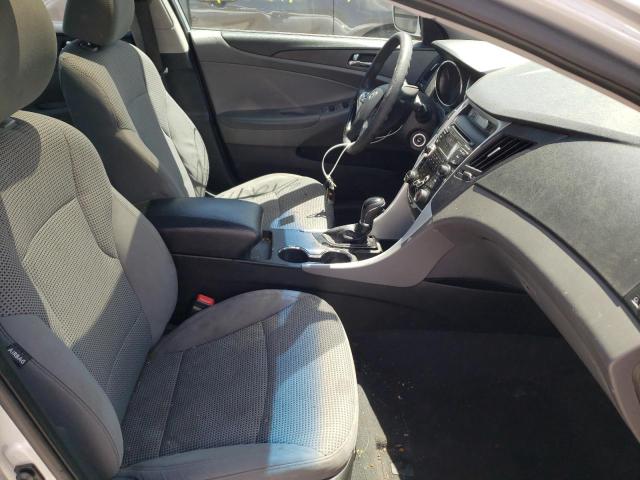 Photo 4 VIN: 5NPEB4AC2CH480047 - HYUNDAI SONATA GLS 