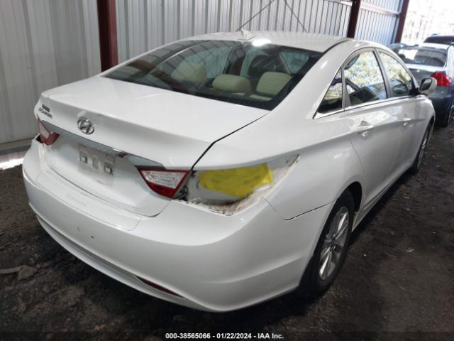 Photo 3 VIN: 5NPEB4AC2CH494191 - HYUNDAI SONATA 