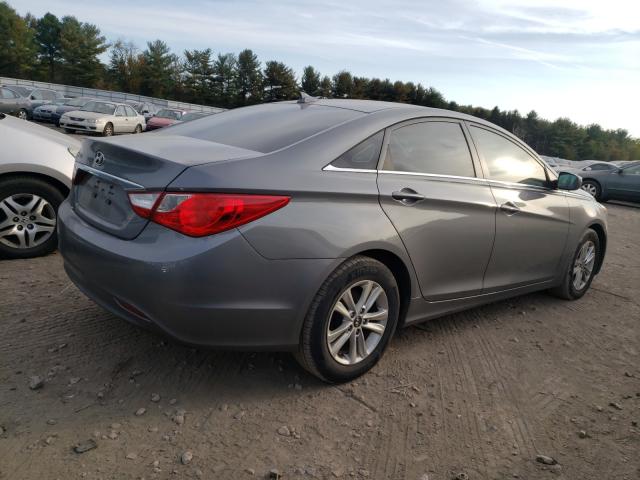 Photo 3 VIN: 5NPEB4AC2CH497141 - HYUNDAI SONATA GLS 