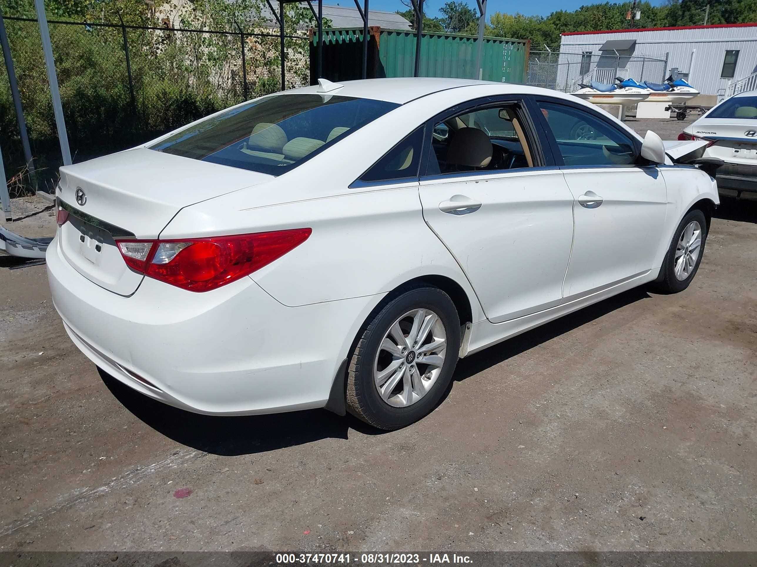 Photo 3 VIN: 5NPEB4AC2DH550597 - HYUNDAI SONATA 