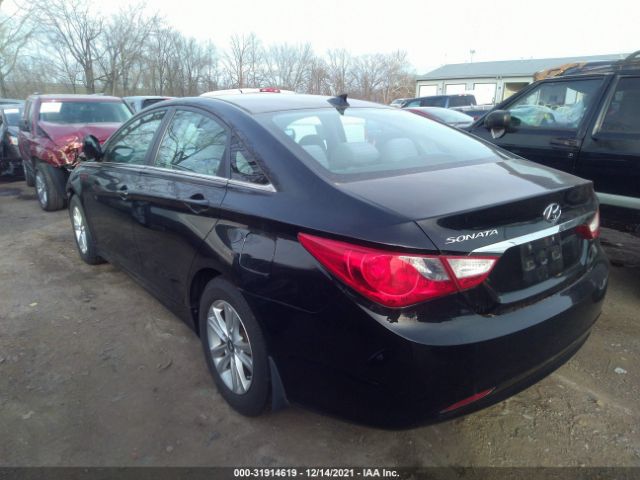 Photo 2 VIN: 5NPEB4AC2DH556335 - HYUNDAI SONATA 