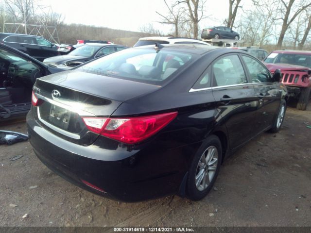 Photo 3 VIN: 5NPEB4AC2DH556335 - HYUNDAI SONATA 