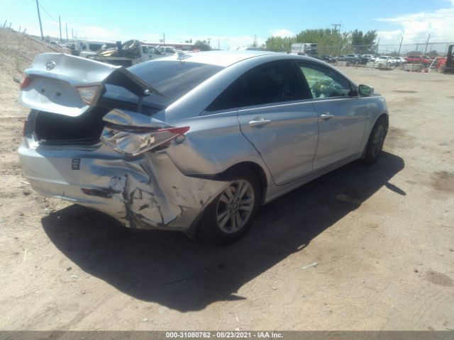 Photo 3 VIN: 5NPEB4AC2DH569960 - HYUNDAI SONATA 