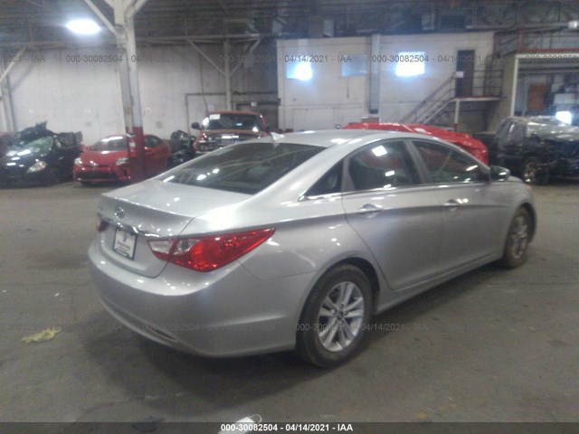 Photo 3 VIN: 5NPEB4AC2DH570803 - HYUNDAI SONATA 