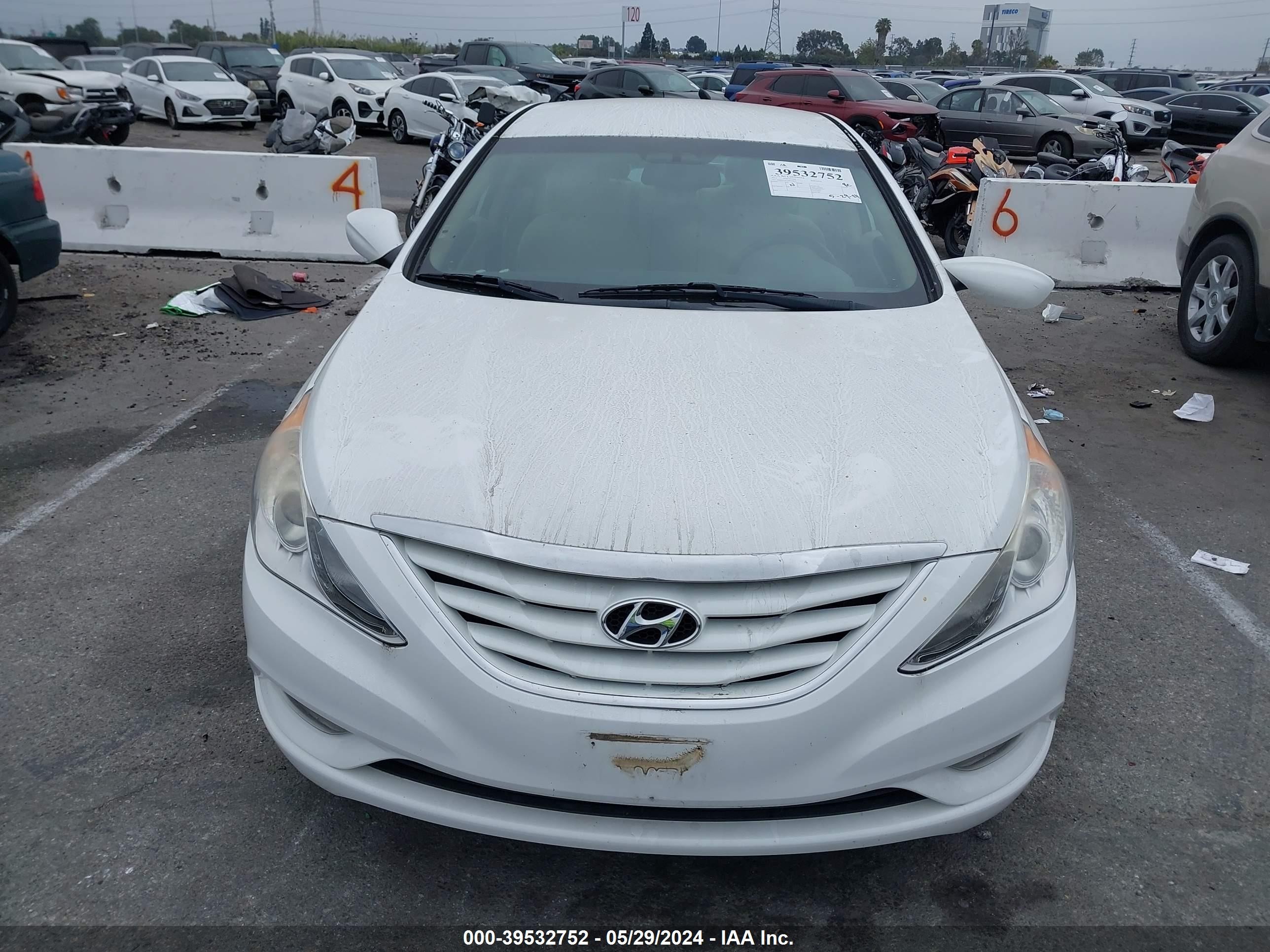 Photo 10 VIN: 5NPEB4AC2DH596477 - HYUNDAI SONATA 