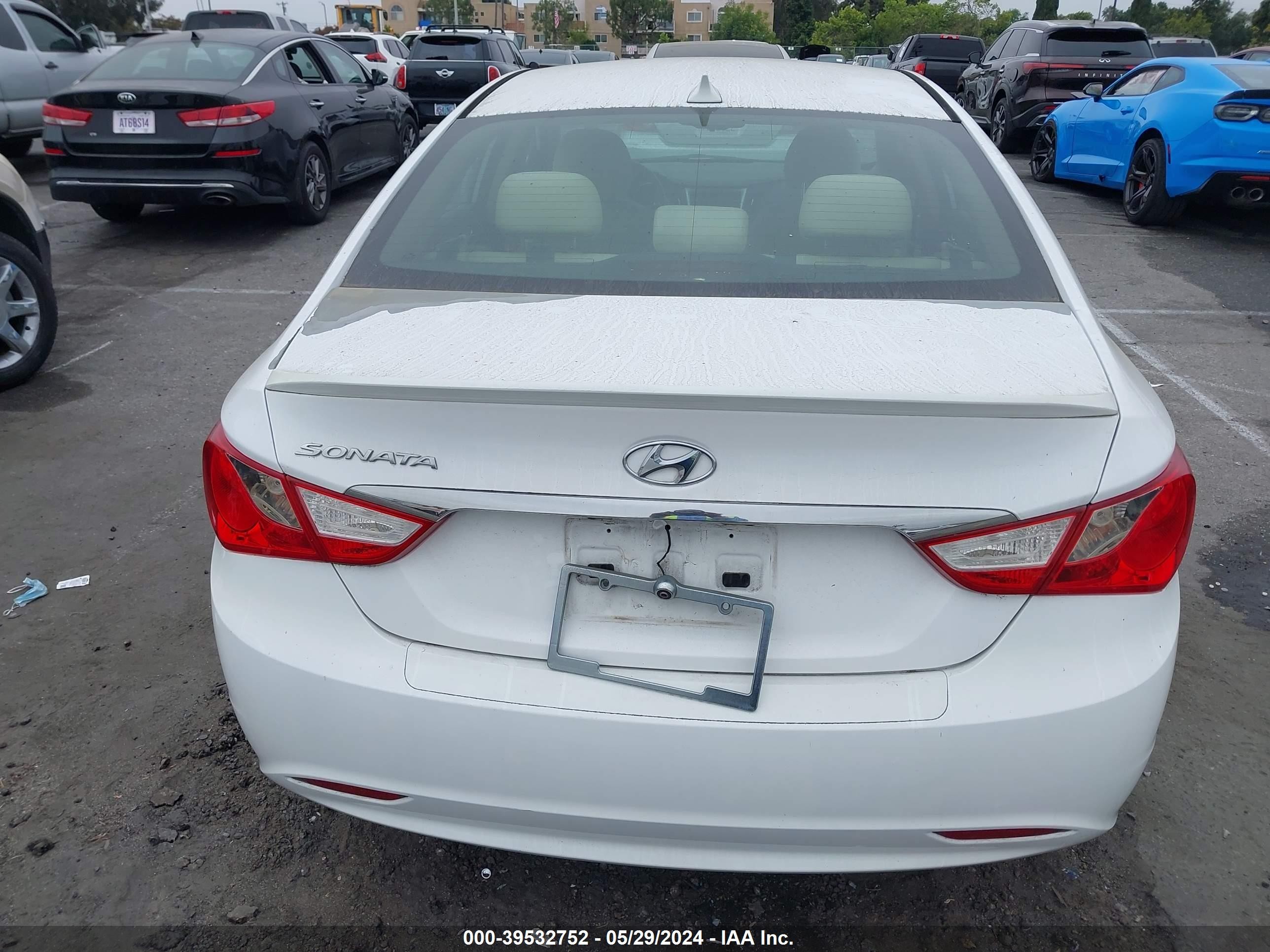 Photo 14 VIN: 5NPEB4AC2DH596477 - HYUNDAI SONATA 