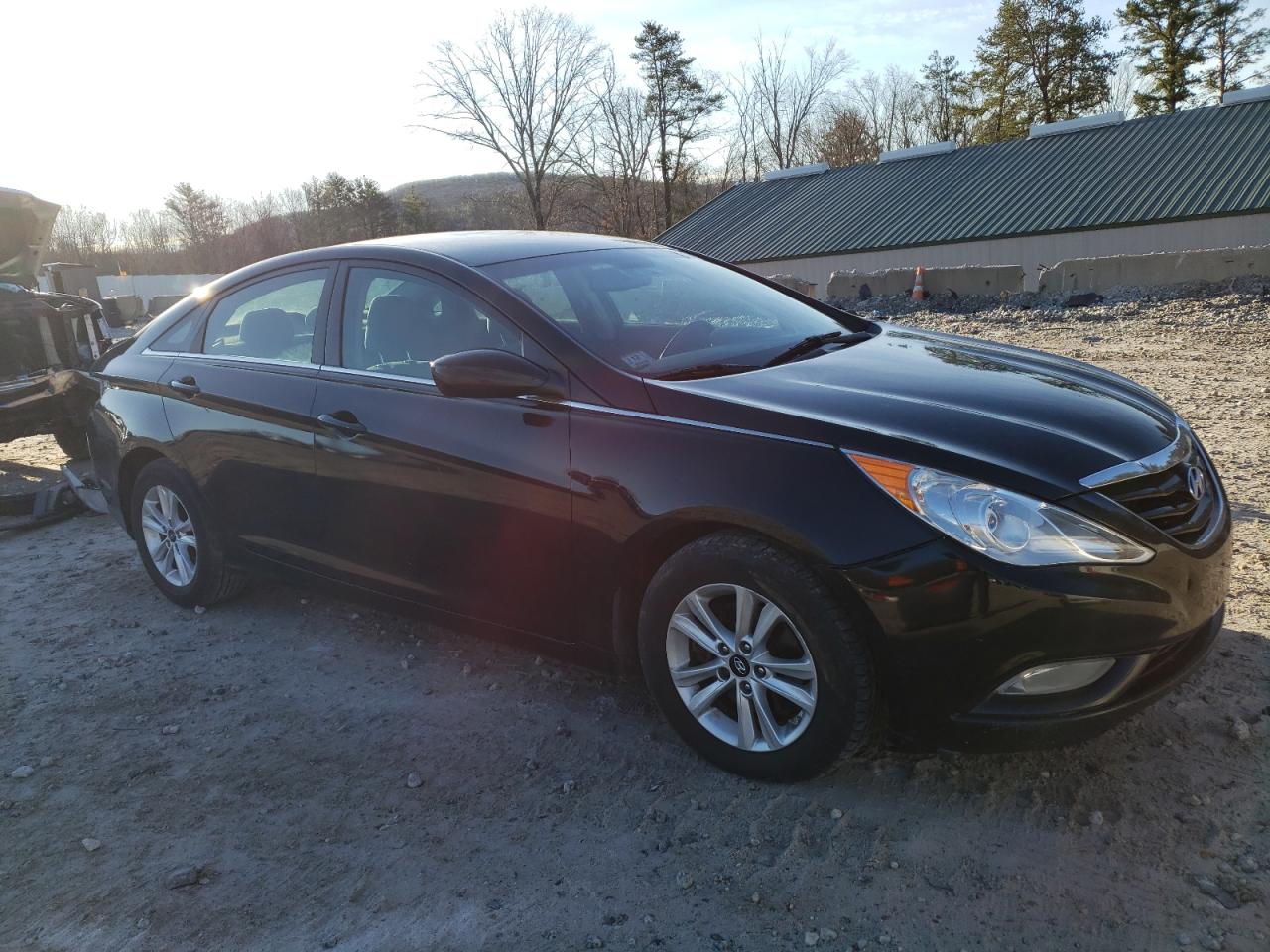 Photo 3 VIN: 5NPEB4AC2DH606828 - HYUNDAI SONATA 