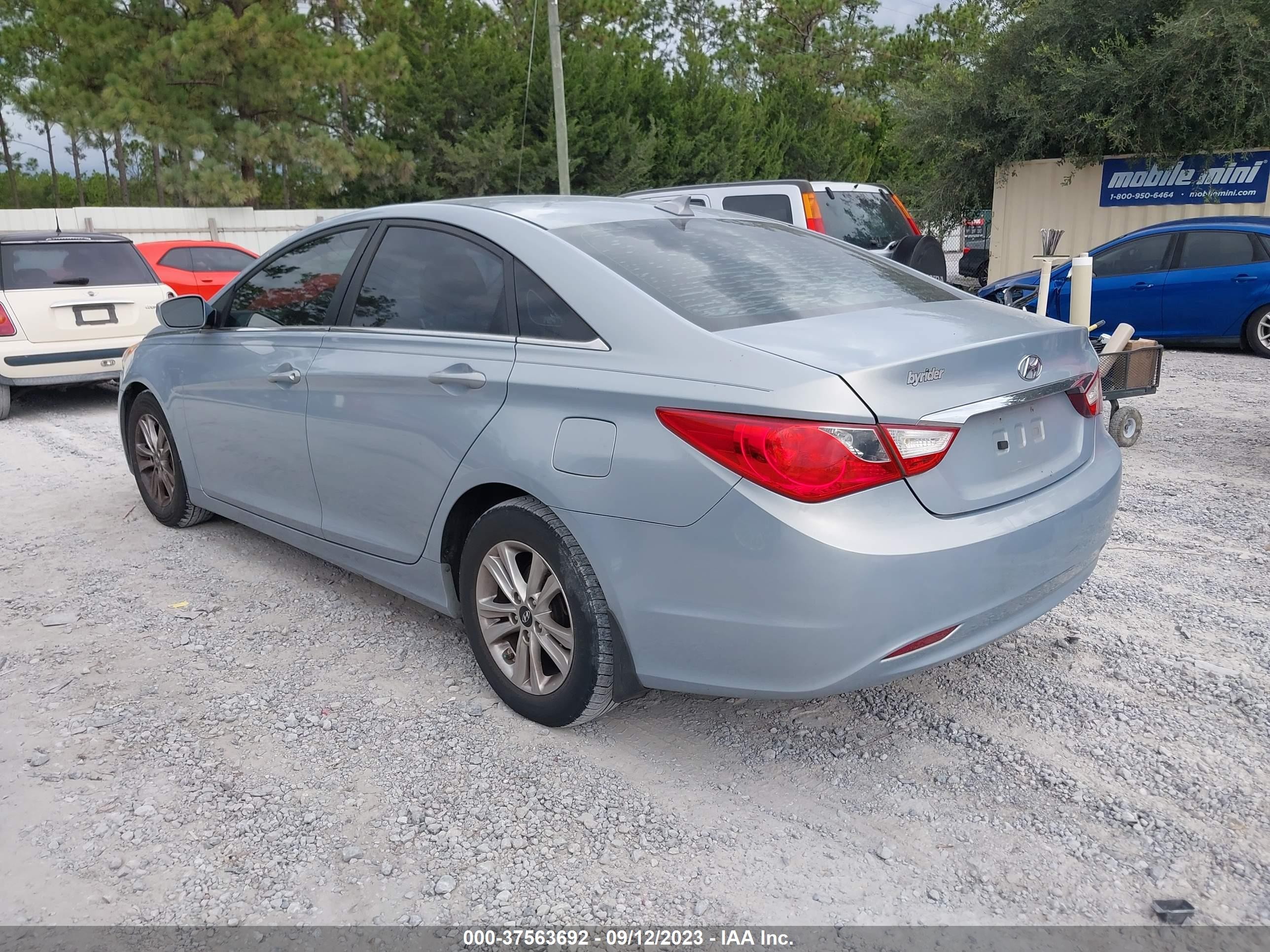 Photo 2 VIN: 5NPEB4AC2DH652191 - HYUNDAI SONATA 