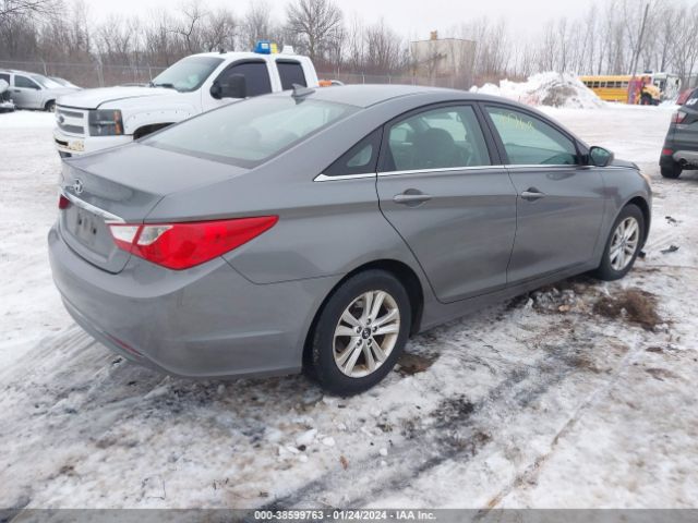 Photo 3 VIN: 5NPEB4AC2DH656743 - HYUNDAI SONATA 