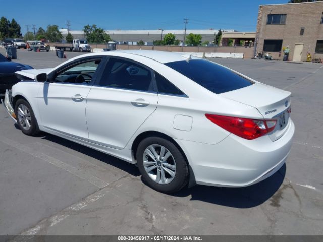 Photo 2 VIN: 5NPEB4AC2DH680184 - HYUNDAI SONATA 