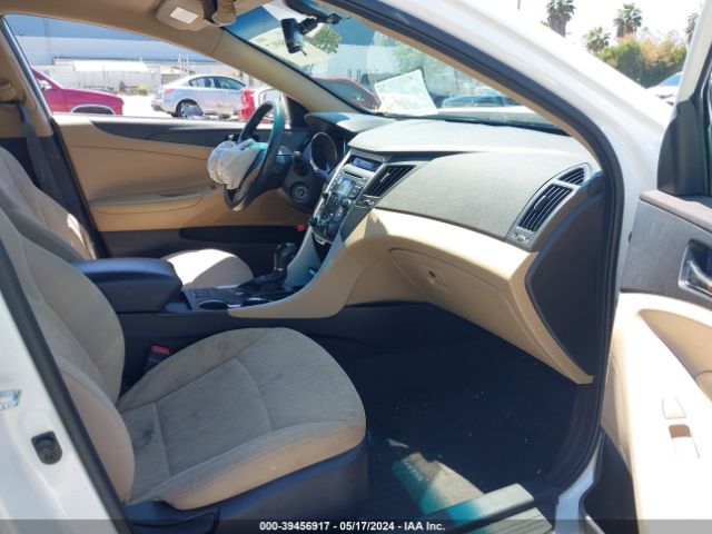 Photo 4 VIN: 5NPEB4AC2DH680184 - HYUNDAI SONATA 