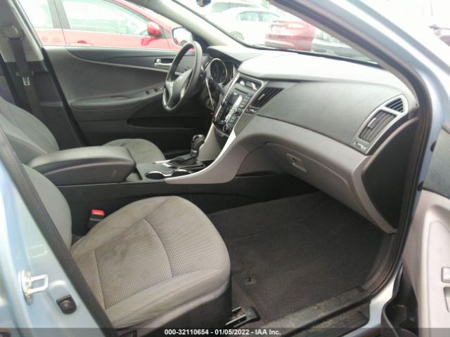 Photo 4 VIN: 5NPEB4AC2DH680508 - HYUNDAI SONATA 