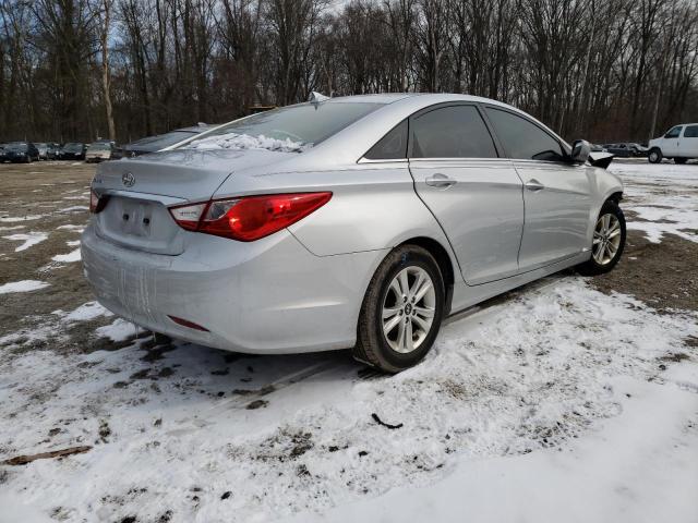 Photo 3 VIN: 5NPEB4AC2DH688348 - HYUNDAI SONATA GLS 