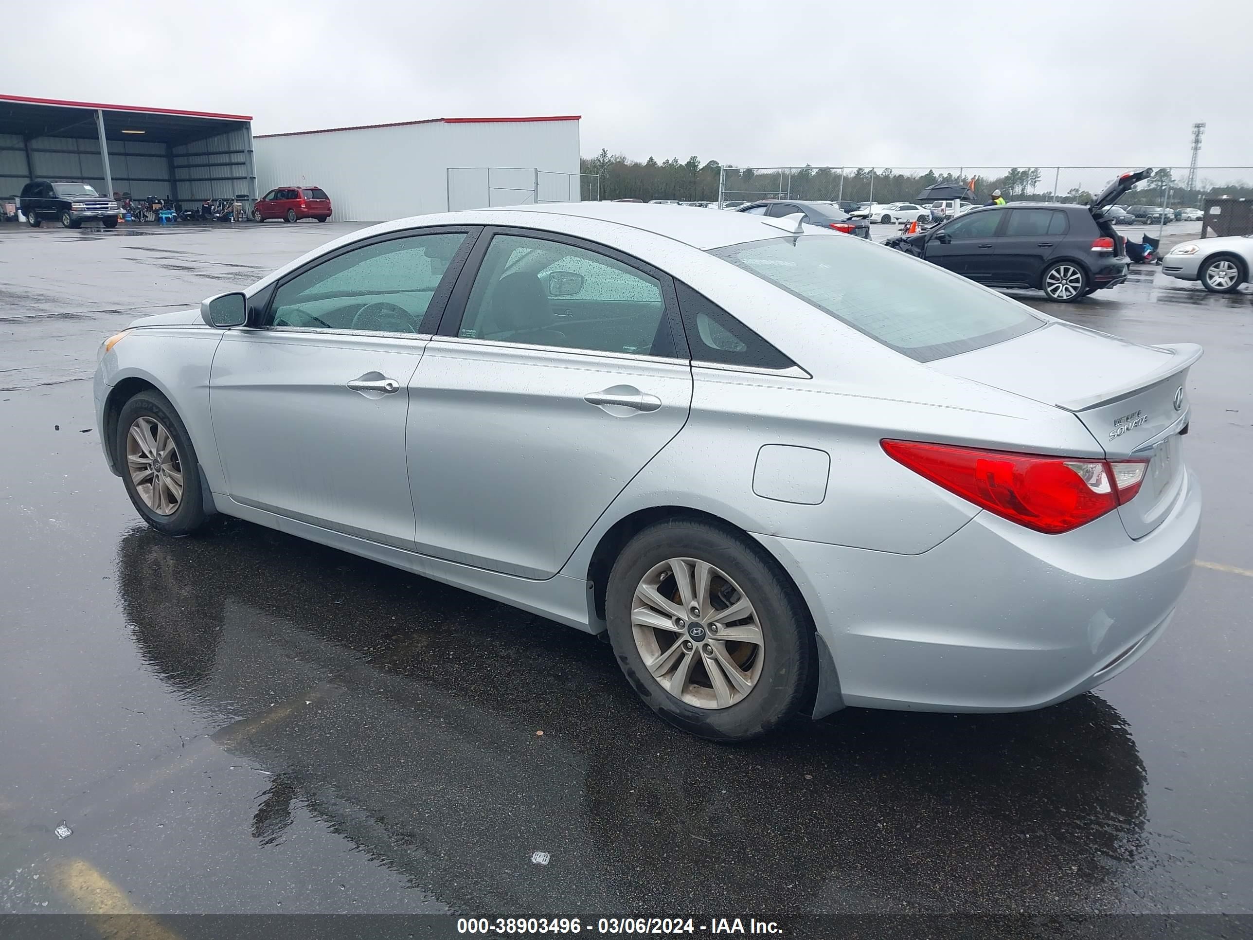 Photo 2 VIN: 5NPEB4AC2DH689967 - HYUNDAI SONATA 