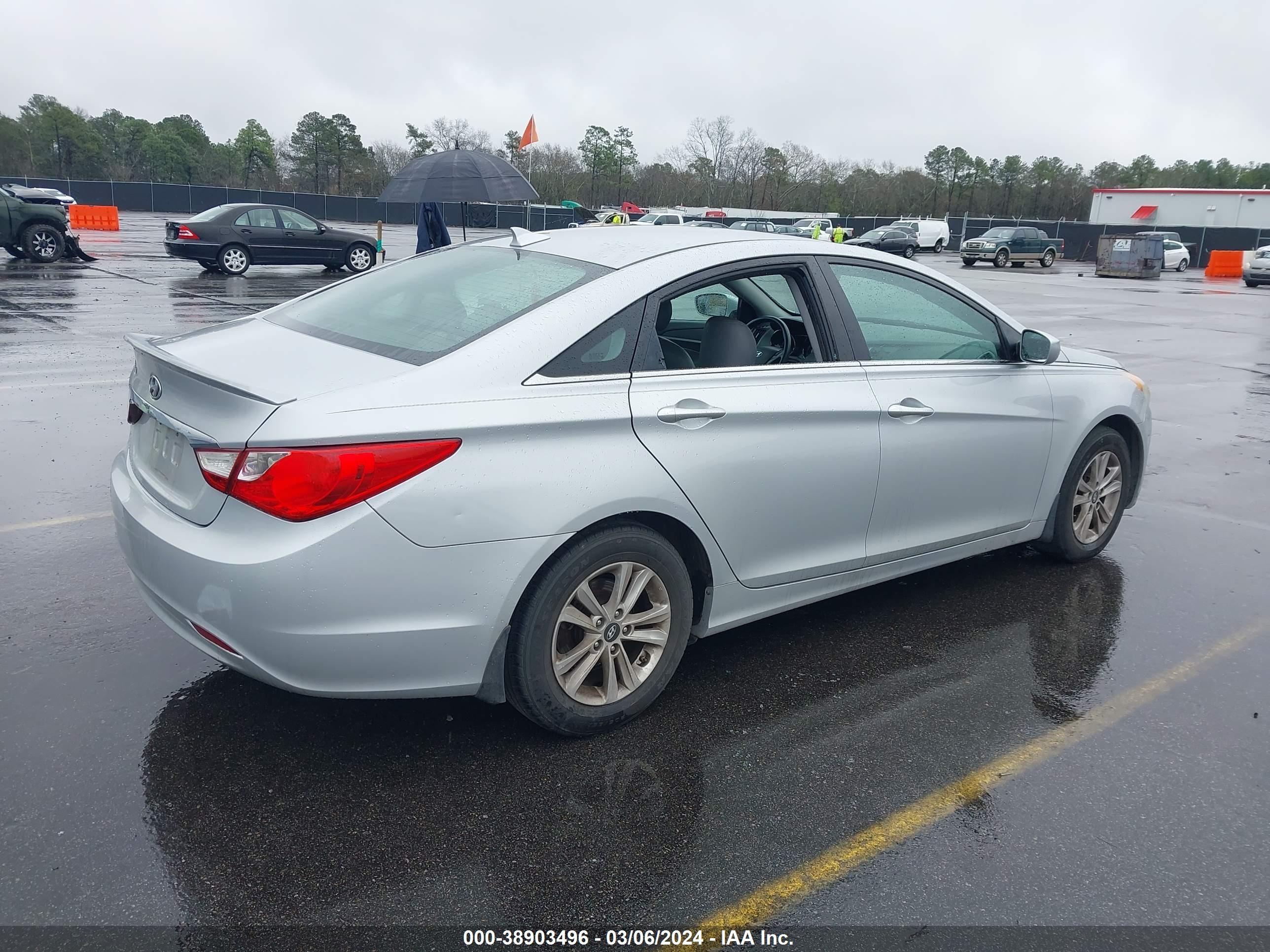 Photo 3 VIN: 5NPEB4AC2DH689967 - HYUNDAI SONATA 