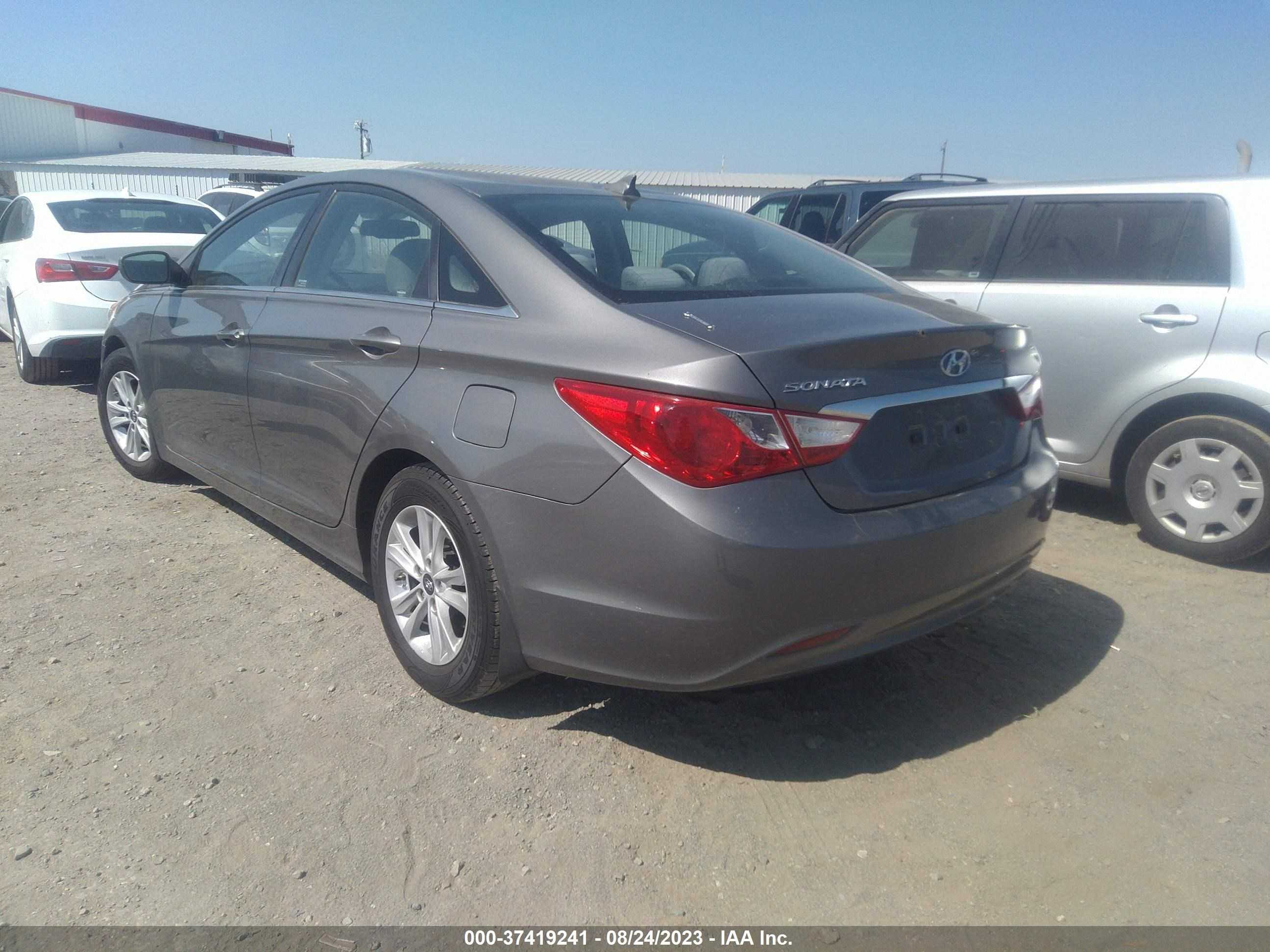 Photo 2 VIN: 5NPEB4AC2DH693260 - HYUNDAI SONATA 